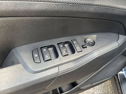 Used 2025 Kia Sportage LX FWD image 18