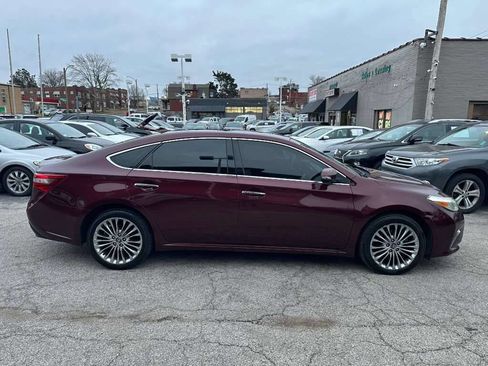 Used 2017 Toyota Avalon XLE image 4