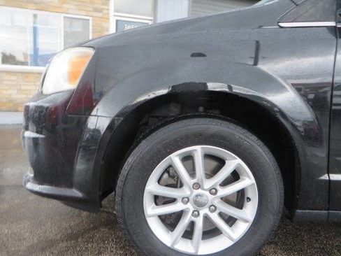 Used 2019 Dodge Grand Caravan SXT image 30