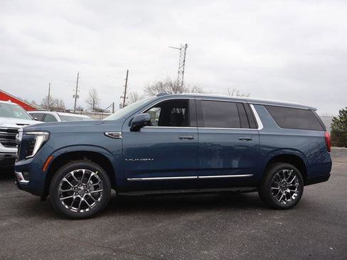 New 2026 GMC Yukon XL Elevation w/ Elevation Premium Package AWD/4WD image 4
