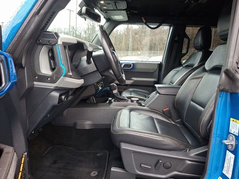 Used 2023 Ford Bronco Badlands image 13