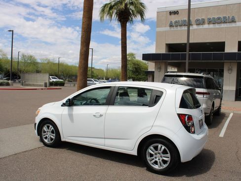 Used 2012 Chevrolet Sonic LT image 3