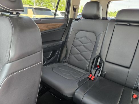 Used 2024 Volkswagen Atlas SE FWD image 12