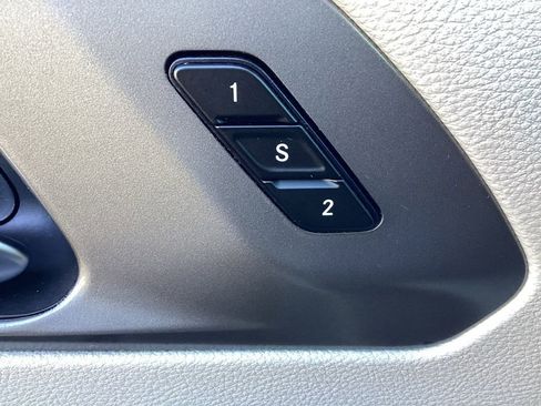 Used 2024 Chrysler Pacifica Touring-L FWD image 32