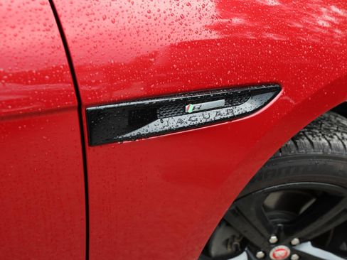 Used 2019 Jaguar F-PACE R-Sport AWD/4WD image 6