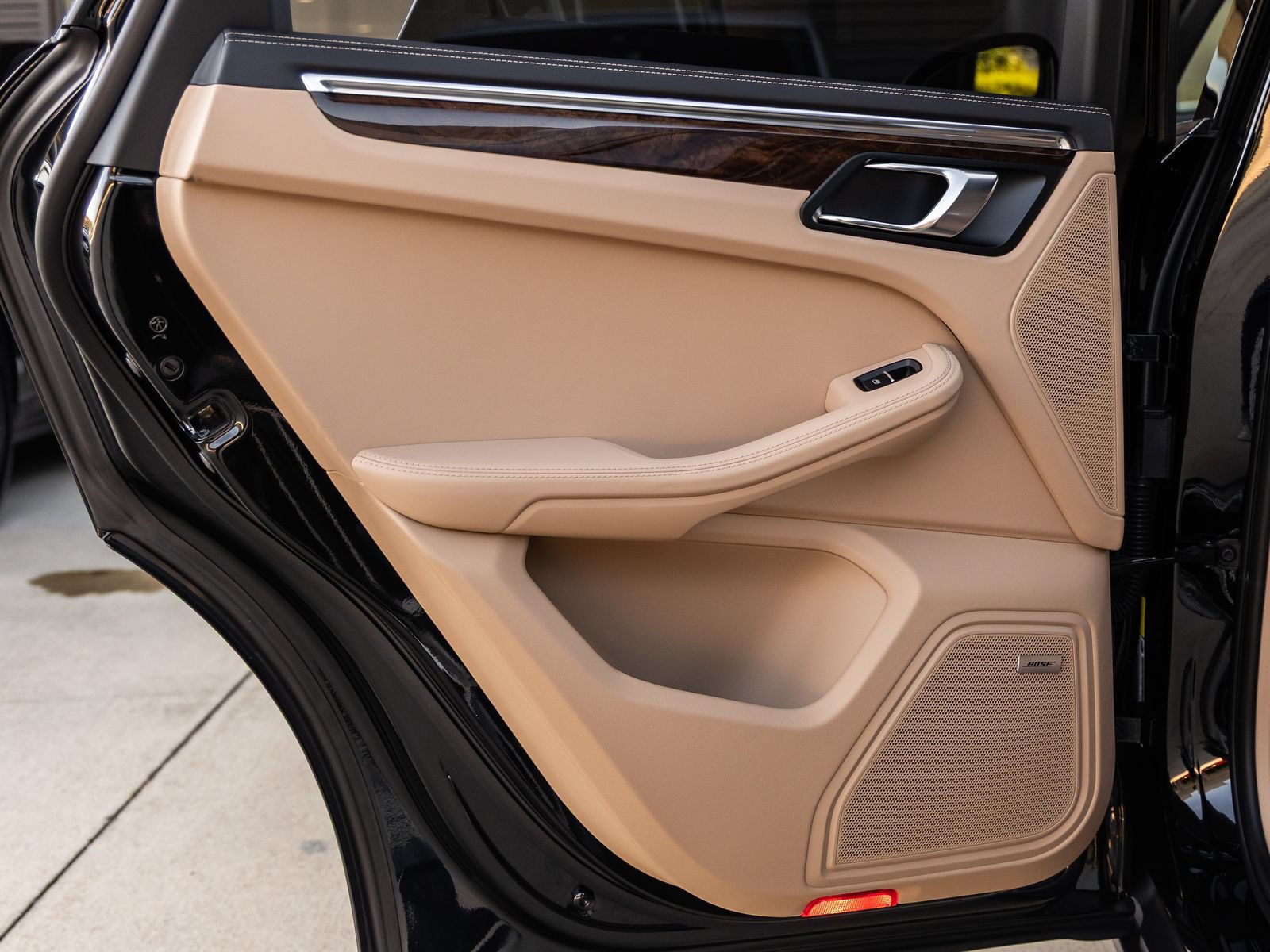 Certified 2026 Porsche Macan S AWD/4WD image 31
