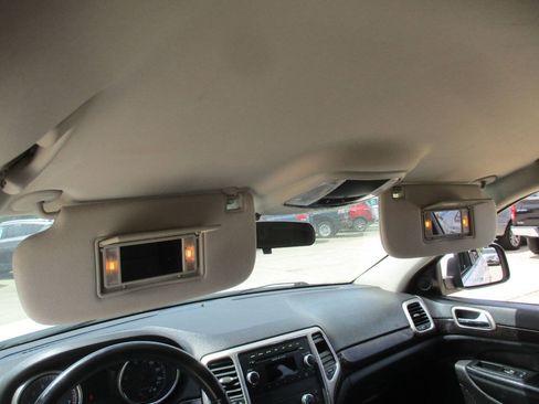 Used 2013 Jeep Grand Cherokee Laredo AWD/4WD image 27