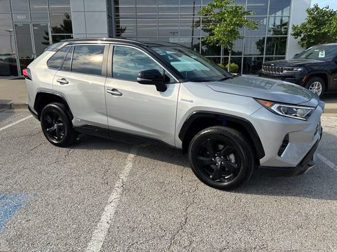 Used 2020 Toyota RAV4 XSE w/ XSE Grade Weather Package AWD/4WD image 37
