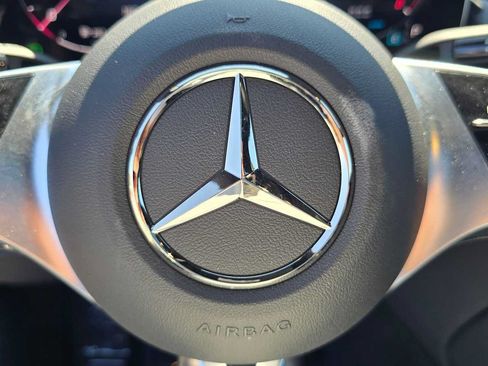 Used 2025 Mercedes-Benz GLC 300 4MATIC image 25