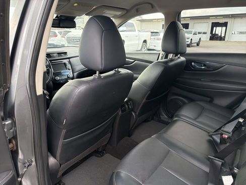 Used 2018 Nissan Rogue SL FWD image 16