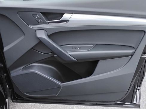 Certified 2025 Audi Q5 2.0T Premium w/ Convenience Plus Package image 26