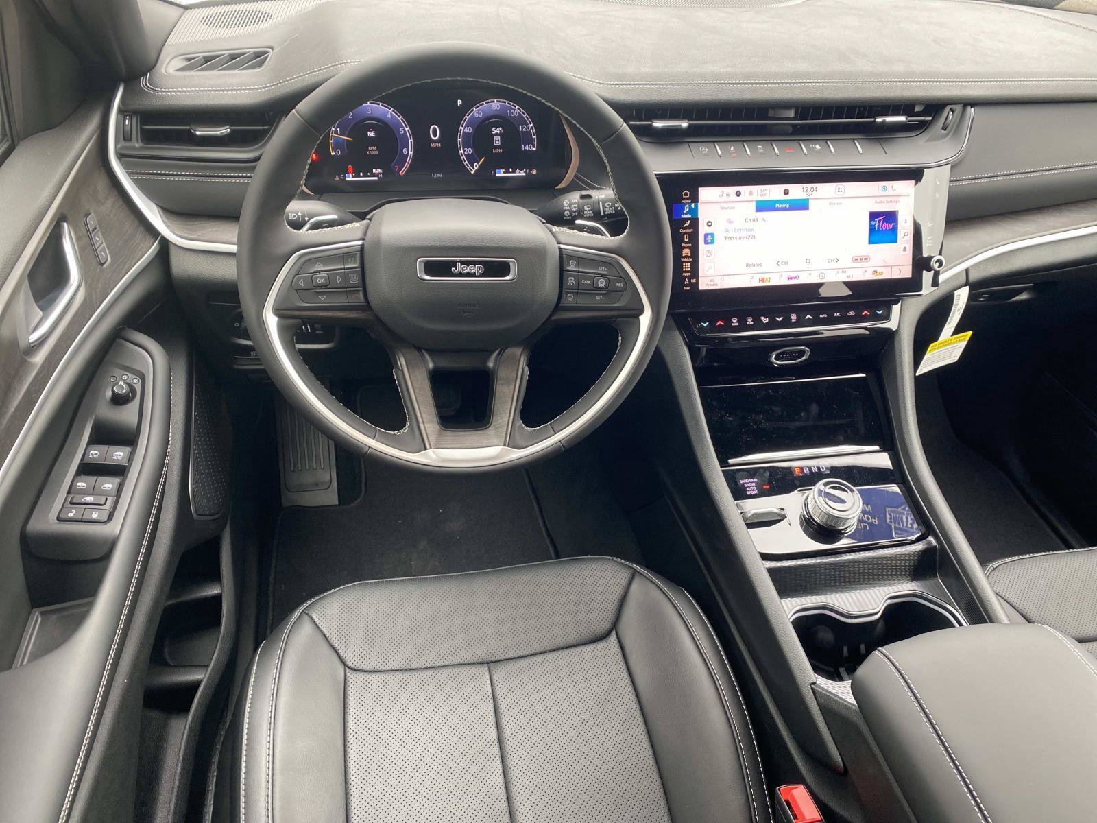 New 2026 Jeep Grand Cherokee Limited AWD/4WD image 11