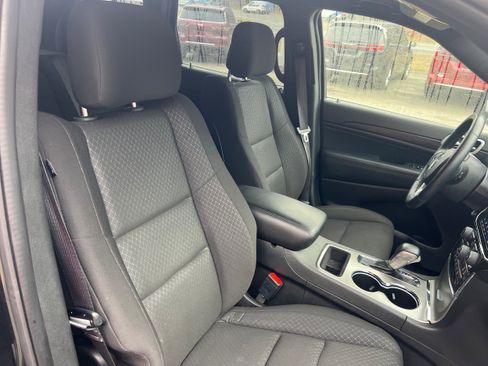 Used 2022 Jeep Grand Cherokee Laredo E w/ Security & Convenience Group image 18