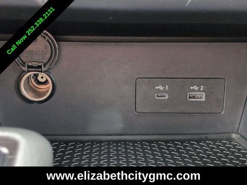 Used 2025 Nissan Pathfinder SV FWD image 31
