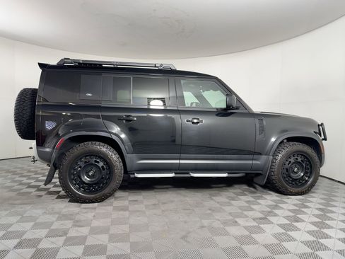 Used 2023 Land Rover Defender 110 S image 8