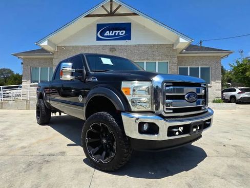 Used 2015 Ford F250 Lariat w/ Lariat Ultimate Package image 1