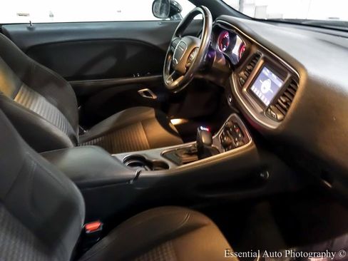 Used 2019 Dodge Challenger SXT image 22