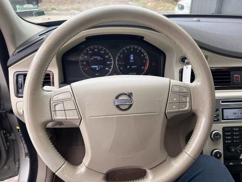 Used 2009 Volvo V70 image 18