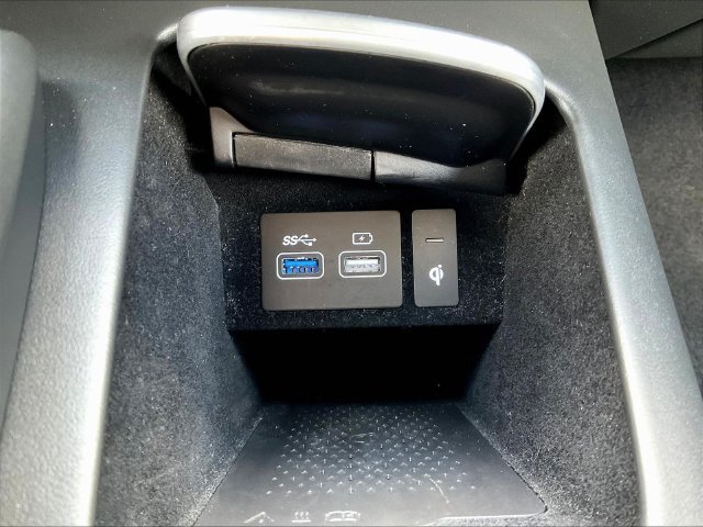 Used 2024 Genesis GV70 2.5T AWD/4WD image 18
