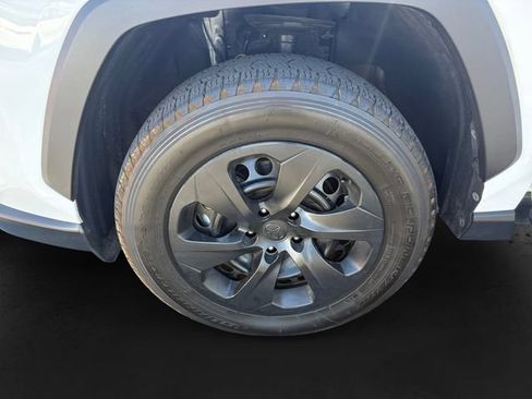 Used 2021 Toyota RAV4 LE w/ Carpet Mat Package (TMS) FWD image 11