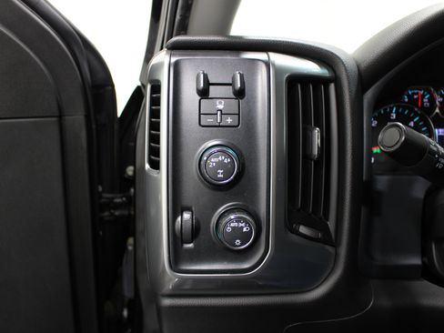Used 2017 Chevrolet Silverado 1500 LT w/ Trailering Package AWD/4WD image 8