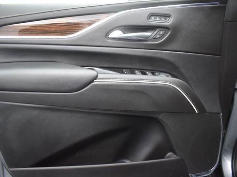 Used 2021 Cadillac Escalade Premium Luxury w/ LPO, Illumination Package image 11