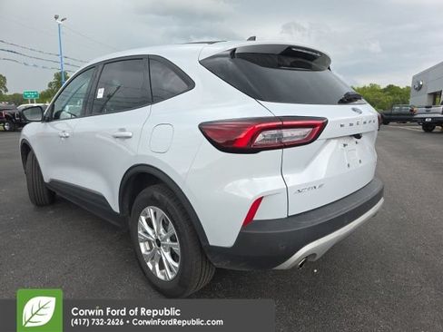 Used 2025 Ford Escape Active w/ Tech Pack #1 AWD/4WD image 7