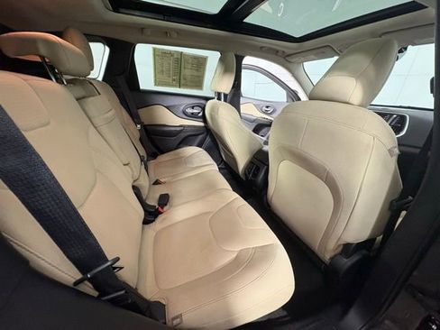 Used 2016 Jeep Cherokee Latitude w/ Comfort/Convenience Group image 15