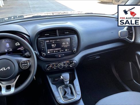 Used 2024 Kia Soul LX w/ Option Group 015 FWD image 6