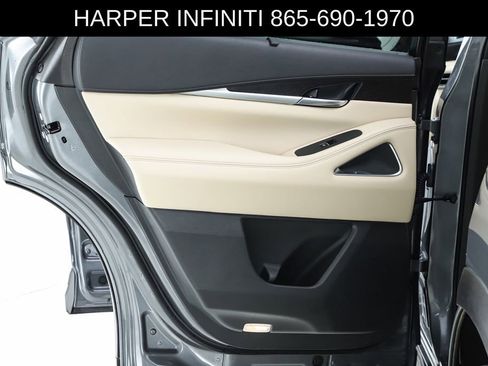 Used 2025 INFINITI QX60 Sensory w/ Vision Package AWD/4WD image 18