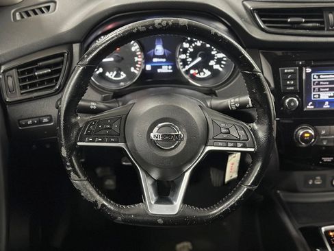 Used 2020 Nissan Rogue S w/ Special Edition Package FWD image 4