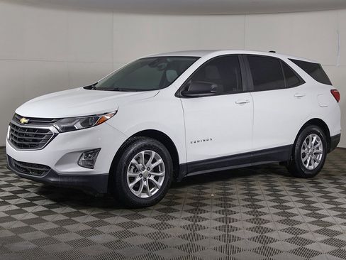 Used 2021 Chevrolet Equinox LS w/ LS Convenience Package image 5