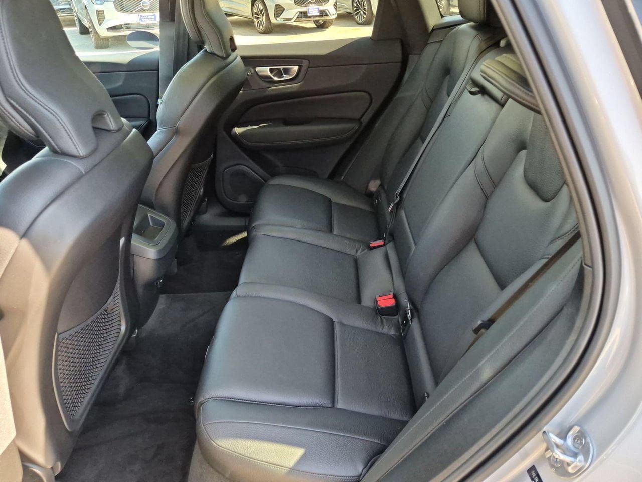 Certified 2024 Volvo XC60 B5 Plus AWD/4WD image 24