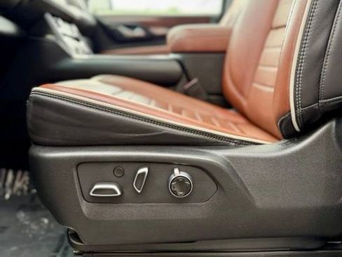 Used 2024 GMC Yukon XL Denali Ultimate AWD/4WD image 10