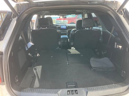 Used 2020 Ford Explorer Limited w/ Class III Trailer Tow Package AWD/4WD image 24