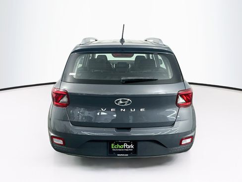 Used 2025 Hyundai Venue SEL FWD image 7