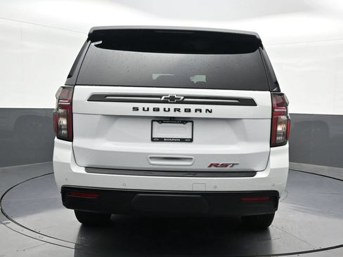 Used 2024 Chevrolet Suburban RST RWD image 4