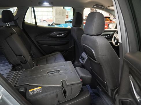Used 2024 GMC Terrain SLE w/ Driver Convenience Package FWD image 33