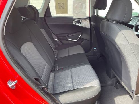 Used 2023 Kia Soul LX w/ LX Technology Package FWD image 30