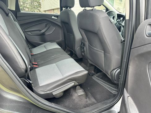 Used 2017 Ford Escape SE image 6