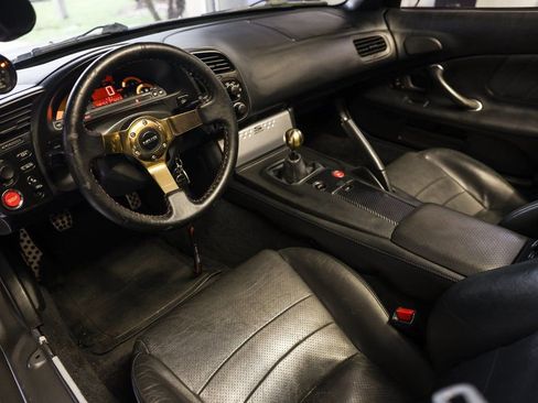 Used 2005 Honda S2000 image 33