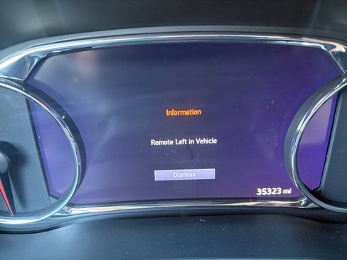 Used 2023 GMC Acadia Denali image 3