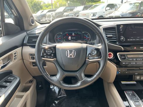 Used 2019 Honda Pilot Elite image 16