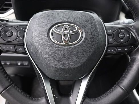 Used 2020 Toyota RAV4 XLE Premium image 22