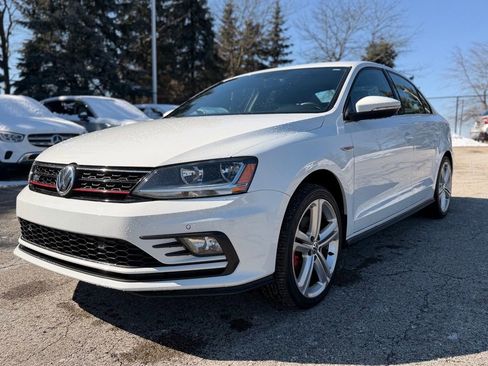 Used 2017 Volkswagen Jetta GLI image 3
