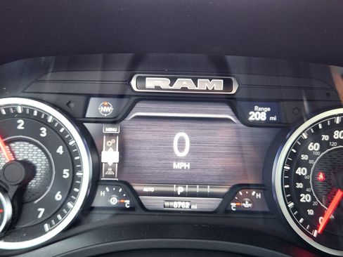 Used 2025 RAM 1500 Big Horn AWD/4WD image 17