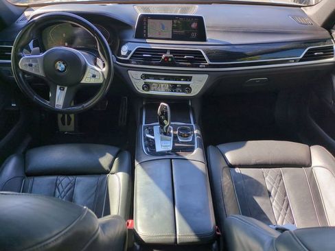 Used 2022 BMW 750i xDrive w/ Executive Package image 15