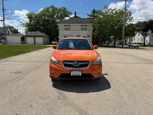 Used 2014 Subaru Crosstrek 2.0i Limited AWD/4WD image 2