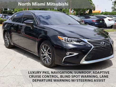 Used 2017 Lexus ES 350 w/ Luxury Package FWD image 1