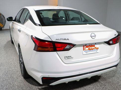 Used 2023 Nissan Altima 2.5 SV image 9